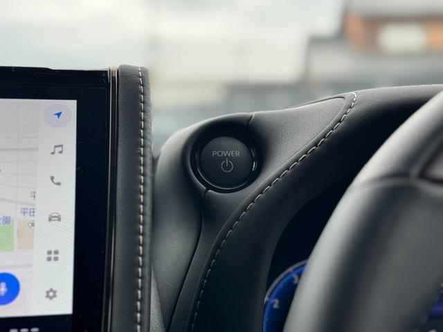 運転席には多機能のボタンが付いています☆彡