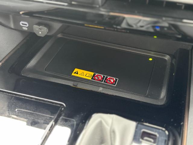 運転席には多機能のボタンが付いています☆彡