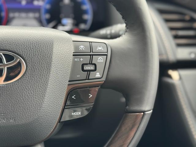 ステアリングスイッチで走行中も目線を逸らす事無く操作可能です☆