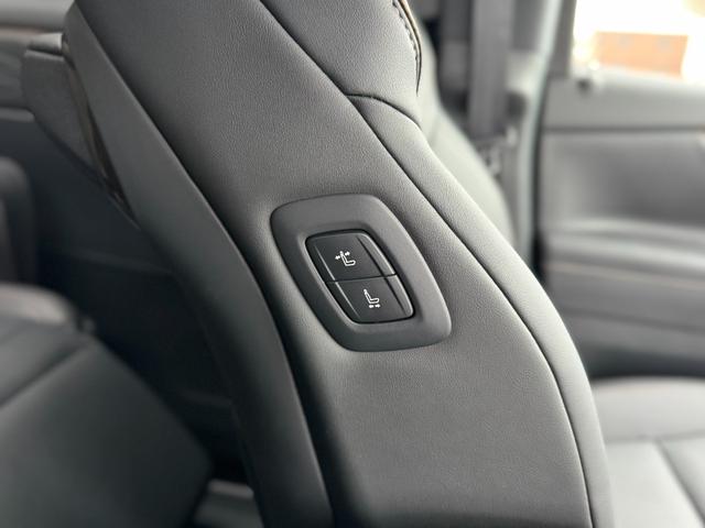 運転席には多機能のボタンが付いています☆彡