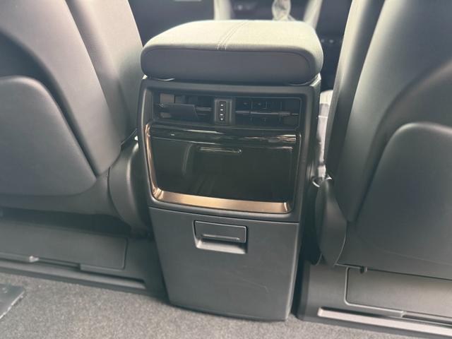 車内において、ＡＣ１００Ｖで消費電力の合計が１５００Ｗ　の電気製品を使用することができるシステムです．災害などによる非常時に電力が必要なときは非常時給電システムのご使用をおすすめします。