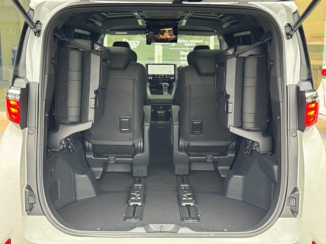 広々としたトランクはゴルフバックも積み込み可能です☆彡