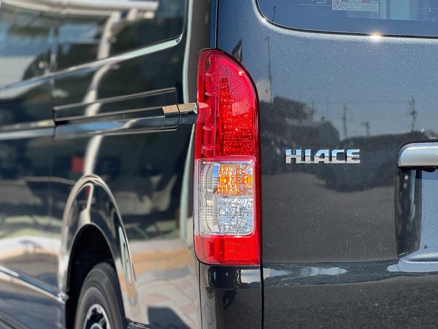 ハイエースバン ロングスーパーＧＬ　ダークプライムＳ　モデリスタエアロ（Ｆ／Ｓ／Ｒ）　社外１５インチＡＷ　パノラミックビューモニター　デジタルインナーミラー　寒冷地仕様　スカッフプレート　両側パワースライドドア　黒ハーフレザーシート　ＬＥＤヘッドライト（39枚目）
