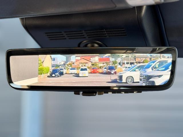 デジタルインナーミラー搭載☆夜間でも後方確認がしやすくなっています☆