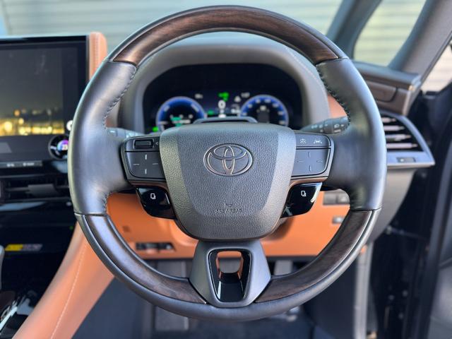 ステアリングスイッチで走行中も目線を逸らす事無く操作可能です☆