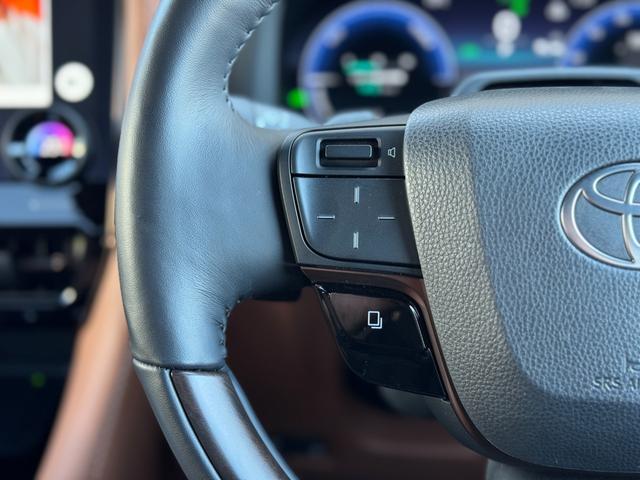 ステアリングスイッチで走行中も目線を逸らす事無く操作可能です☆