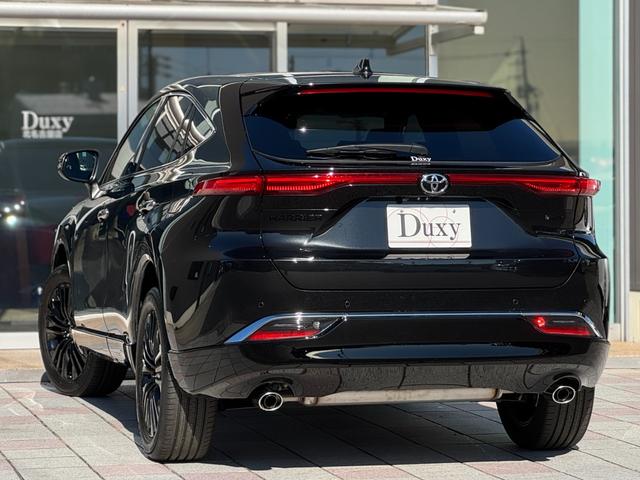 ハリアーハイブリッド Ｚ　レザーパッケージ・ナイトシェード　調光パノラマルーフ　アクセサリーコンセント　純正１９インチＡＷブラック塗装　ＪＢＬプレミアムサウンドデジタルインナーミラー　１２．３インチディスプレイ　パノラミックビューモニター　置くだけ充電　ＥＴＣ（7枚目）