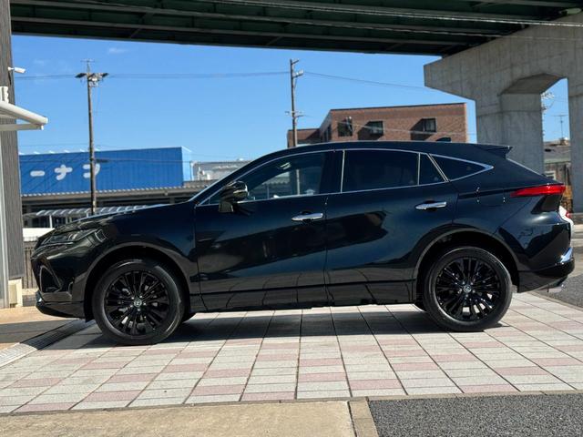 ハリアーハイブリッド Ｚ　レザーパッケージ・ナイトシェード　調光パノラマルーフ　アクセサリーコンセント　純正１９インチＡＷブラック塗装　ＪＢＬプレミアムサウンドデジタルインナーミラー　１２．３インチディスプレイ　パノラミックビューモニター　置くだけ充電　ＥＴＣ（32枚目）