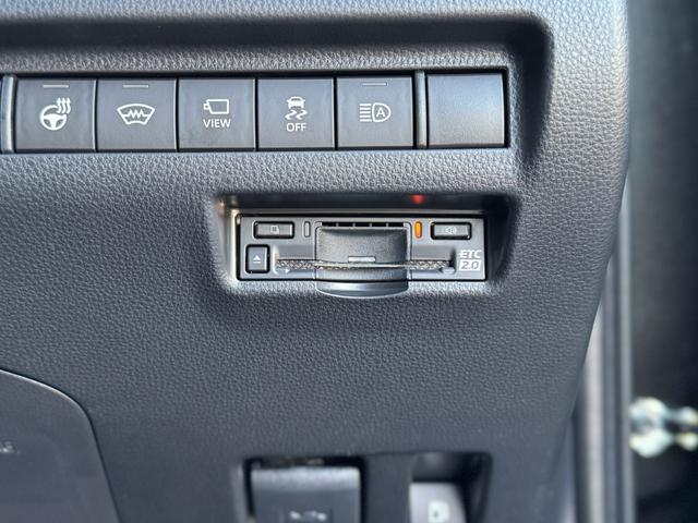 ハリアーハイブリッド Ｚ　レザーパッケージ・ナイトシェード　調光パノラマルーフ　アクセサリーコンセント　純正１９インチＡＷブラック塗装　ＪＢＬプレミアムサウンドデジタルインナーミラー　１２．３インチディスプレイ　パノラミックビューモニター　置くだけ充電　ＥＴＣ（71枚目）