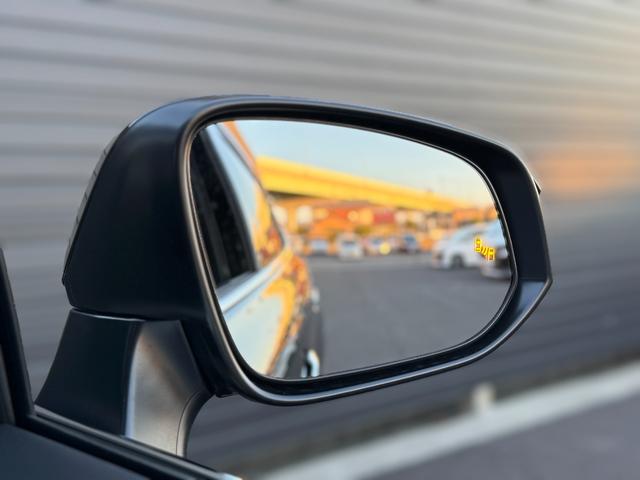 ハリアーハイブリッド Ｚ　レザーパッケージ・ナイトシェード　調光パノラマルーフ　アクセサリーコンセント　純正１９インチＡＷブラック塗装　ＪＢＬプレミアムサウンドデジタルインナーミラー　１２．３インチディスプレイ　パノラミックビューモニター　置くだけ充電　ＥＴＣ（75枚目）