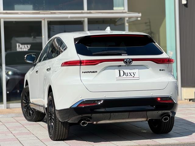 ハリアーハイブリッド Ｚ　レザーパッケージ・ナイトシェード　調光パノラマルーフ　アクセサリーコンセント　純正１９インチＡＷブラック塗装　ＪＢＬプレミアムサウンドデジタルインナーミラー　１２．３インチディスプレイ　パノラミックビューモニター　置くだけ充電　ＥＴＣ（7枚目）