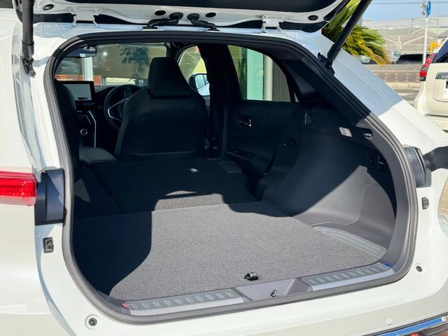 ハリアーハイブリッド Ｚ　レザーパッケージ・ナイトシェード　調光パノラマルーフ　アクセサリーコンセント　純正１９インチＡＷブラック塗装　ＪＢＬプレミアムサウンドデジタルインナーミラー　１２．３インチディスプレイ　パノラミックビューモニター　置くだけ充電　ＥＴＣ（38枚目）