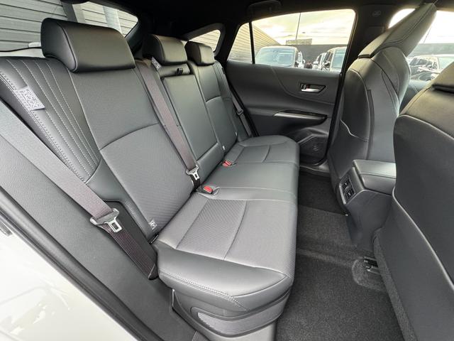 ハリアーハイブリッド Ｚ　レザーパッケージ・ナイトシェード　調光パノラマルーフ　アクセサリーコンセント　純正１９インチＡＷブラック塗装　ＪＢＬプレミアムサウンドデジタルインナーミラー　１２．３インチディスプレイ　パノラミックビューモニター　置くだけ充電　ＥＴＣ（48枚目）