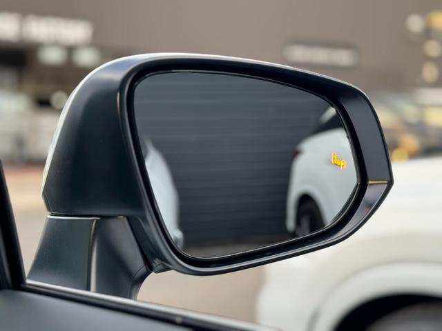 ハリアーハイブリッド Ｚ　レザーパッケージ・ナイトシェード　調光パノラマルーフ　アクセサリーコンセント　純正１９インチＡＷブラック塗装　ＪＢＬプレミアムサウンドデジタルインナーミラー　１２．３インチディスプレイ　パノラミックビューモニター　置くだけ充電　ＥＴＣ（75枚目）