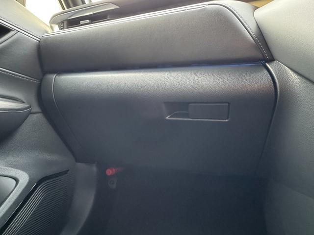 ハリアーハイブリッド Ｚ　レザーパッケージ・ナイトシェード　調光パノラマルーフ　アクセサリーコンセント　純正１９インチＡＷブラック塗装　ＪＢＬプレミアムサウンドデジタルインナーミラー　１２．３インチディスプレイ　パノラミックビューモニター　置くだけ充電　ＥＴＣ（77枚目）