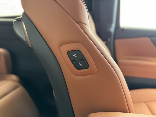 ヴェルファイア Ｚ　プレミア　ＪＢＬプレミアムサウンド　１４インチリアエンターテイメント　寒冷地仕様　デジタルミラー　左右独立ムーンルーフ　パノラミックビューモニター　ブラインドスポットモニター　スペアタイヤ　トヨタチームメイト（74枚目）