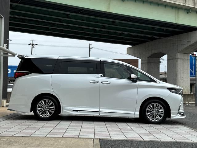 アルファード Ｚ　モデリスタ（Ｆ／Ｓ／Ｒ）　１３．２型後席モニター　左右独立ムーンルーフ　デジタルインナーミラー　トヨタチームメイト　カラーヘッドアップディスプレイ　寒冷地仕様　１４インチディスプレイ　パノラマビュー（6枚目）