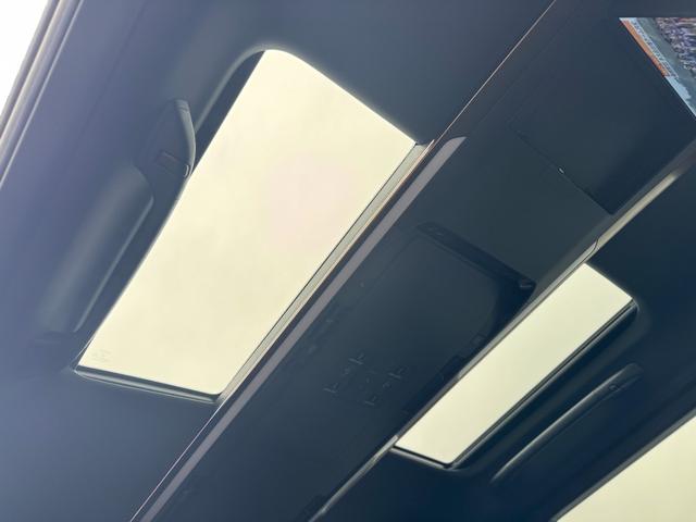 アルファード Ｚ　モデリスタ（Ｆ／Ｓ／Ｒ）　１３．２型後席モニター　左右独立ムーンルーフ　デジタルインナーミラー　トヨタチームメイト　カラーヘッドアップディスプレイ　寒冷地仕様　１４インチディスプレイ　パノラマビュー（12枚目）