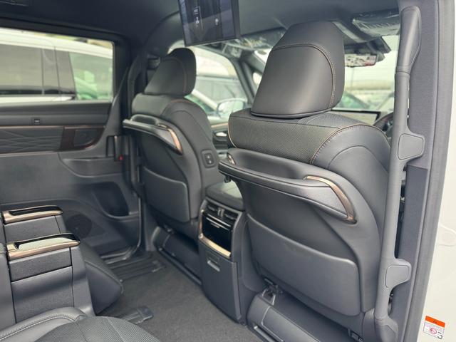 アルファード Ｚ　モデリスタ（Ｆ／Ｓ／Ｒ）　１３．２型後席モニター　左右独立ムーンルーフ　デジタルインナーミラー　トヨタチームメイト　カラーヘッドアップディスプレイ　寒冷地仕様　１４インチディスプレイ　パノラマビュー（50枚目）