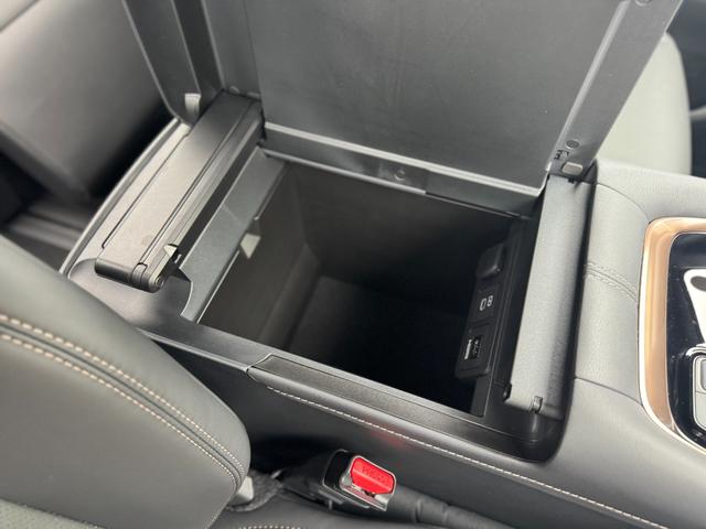 アルファード Ｚ　モデリスタ（Ｆ／Ｓ／Ｒ）　１３．２型後席モニター　左右独立ムーンルーフ　デジタルインナーミラー　トヨタチームメイト　カラーヘッドアップディスプレイ　寒冷地仕様　１４インチディスプレイ　パノラマビュー（65枚目）