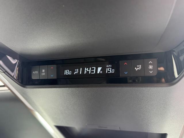 アルファード Ｚ　モデリスタ（Ｆ／Ｓ／Ｒ）　１３．２型後席モニター　左右独立ムーンルーフ　デジタルインナーミラー　トヨタチームメイト　カラーヘッドアップディスプレイ　寒冷地仕様　１４インチディスプレイ　パノラマビュー（76枚目）