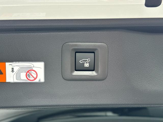 アルファード Ｚ　モデリスタ（Ｆ／Ｓ／Ｒ）　１３．２型後席モニター　左右独立ムーンルーフ　デジタルインナーミラー　トヨタチームメイト　カラーヘッドアップディスプレイ　寒冷地仕様　１４インチディスプレイ　パノラマビュー（80枚目）