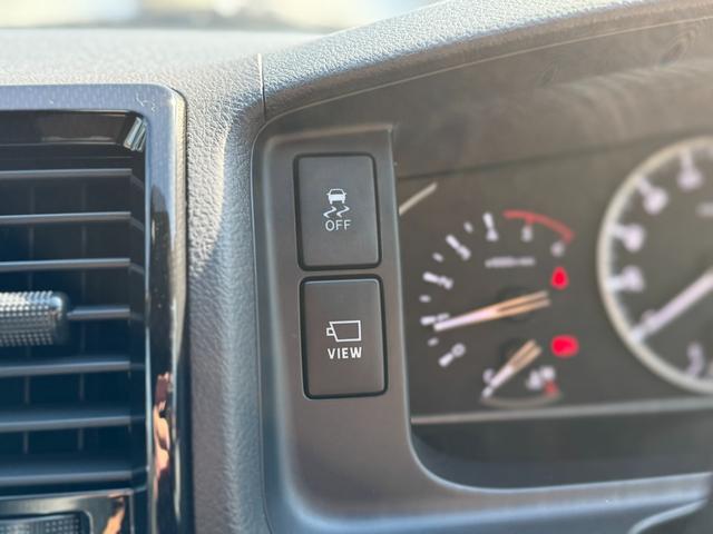 ハイエースバン ロングスーパーＧＬ　ダークプライムＳ　４ＷＤ　純正７インチナビ　パノラミックビューモニター　デジタルインナーミラー　寒冷地仕様　ＥＴＣ　黒ハーフレザーシート　両側パワースライドドア　純正１５インチスチールホイール　ＬＥＤヘッドライト（12枚目）