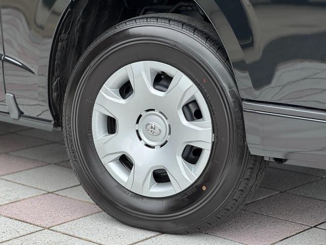 ハイエースバン ロングスーパーＧＬ　ダークプライムＳ　４ＷＤ　純正７インチナビ　パノラミックビューモニター　デジタルインナーミラー　寒冷地仕様　ＥＴＣ　黒ハーフレザーシート　両側パワースライドドア　純正１５インチスチールホイール　ＬＥＤヘッドライト（29枚目）
