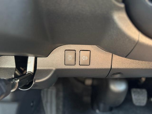 ハイエースバン ロングスーパーＧＬ　ダークプライムＳ　４ＷＤ　純正７インチナビ　パノラミックビューモニター　デジタルインナーミラー　寒冷地仕様　ＥＴＣ　黒ハーフレザーシート　両側パワースライドドア　純正１５インチスチールホイール　ＬＥＤヘッドライト（62枚目）