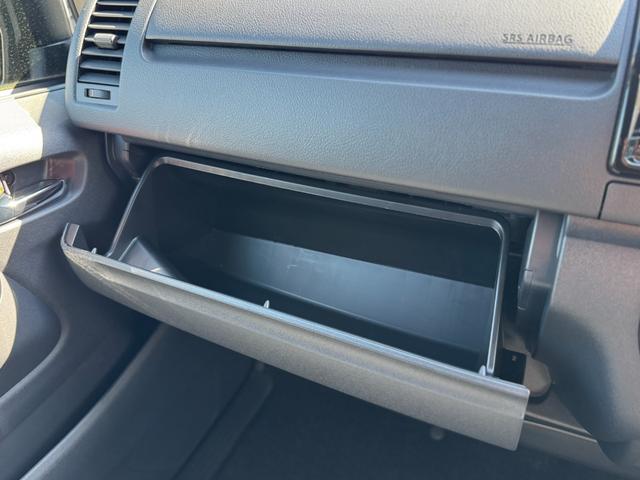 ハイエースバン ロングスーパーＧＬ　ダークプライムＳ　４ＷＤ　純正７インチナビ　パノラミックビューモニター　デジタルインナーミラー　寒冷地仕様　ＥＴＣ　黒ハーフレザーシート　両側パワースライドドア　純正１５インチスチールホイール　ＬＥＤヘッドライト（75枚目）