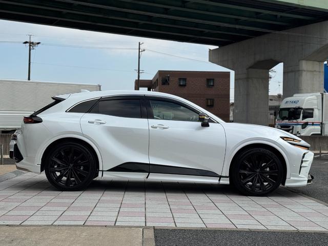 クラウンスポーツ Z モデリスタエアロ(F/S/R) パノラマルーフ デジタルミラー トヨタチームメイトアドバンストパーク パノラミックビューモニター ブラインドスポットモニター 黒レザーシート アクセサリーコンセント(6枚目)