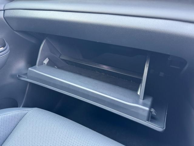 クラウンスポーツ Z モデリスタエアロ(F/S/R) パノラマルーフ デジタルミラー トヨタチームメイトアドバンストパーク パノラミックビューモニター ブラインドスポットモニター 黒レザーシート アクセサリーコンセント(74枚目)