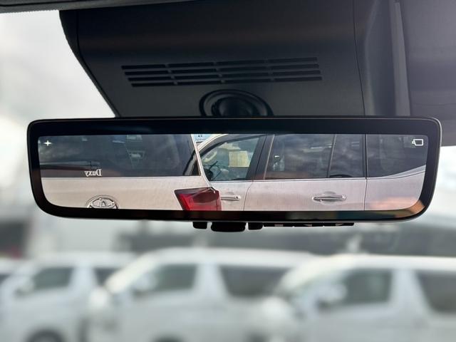 デジタルインナーミラー搭載☆夜間でも後方確認がしやすくなっています☆