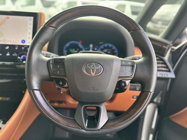 ステアリングスイッチで走行中も目線を逸らす事無く操作可能です☆