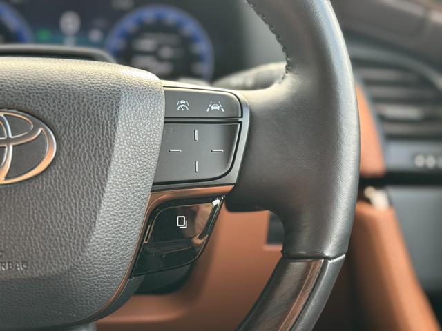 ステアリングスイッチで走行中も目線を逸らす事無く操作可能です☆