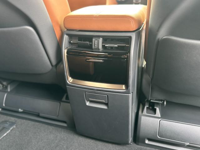 車内において、ＡＣ１００Ｖで消費電力の合計が１５００Ｗ　の電気製品を使用することができるシステムです．災害などによる非常時に電力が必要なときは非常時給電システムのご使用をおすすめします。