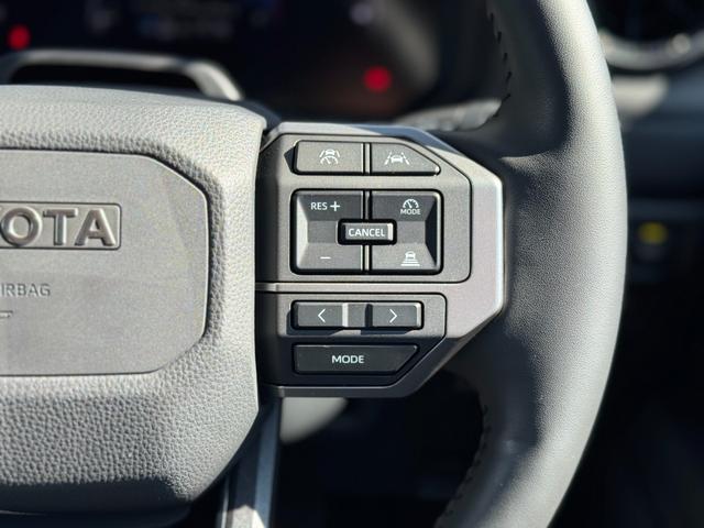 ランドクルーザー２５０ ＶＸ　丸目ＬＬＥＤヘッドライト　モデリスタパッケージ　シグネチャーイルミ　オーバーフェンダー　２０インチＡＷ　ルーフラック　デジタルインナーミラー　ムーンルーフ　パノラマビュー　ブラインドスポットモニター（71枚目）