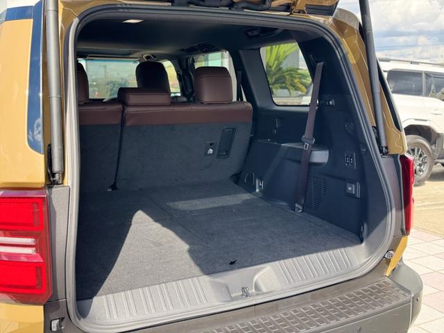 ランドクルーザー２５０ ＺＸファーストエディション　丸目ＬＥＤヘッドランプ　ＪＢＬプレミアムサウンド　　ハンズフリーパワーバックドア　トヨタチームメイト　ムーンルーフ　デジタルインナーミラー　１２．３インチディスプレイ　パノラミックビューモニター（38枚目）