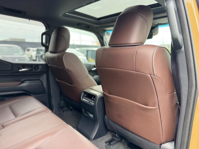 ランドクルーザー２５０ ＺＸファーストエディション　丸目ＬＥＤヘッドランプ　ＪＢＬプレミアムサウンド　　ハンズフリーパワーバックドア　トヨタチームメイト　ムーンルーフ　デジタルインナーミラー　１２．３インチディスプレイ　パノラミックビューモニター（47枚目）