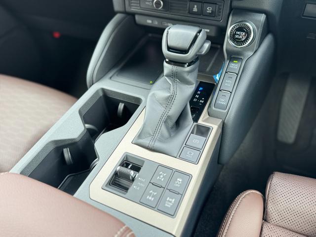 ランドクルーザー２５０ ＺＸファーストエディション　丸目ＬＥＤヘッドランプ　ＪＢＬプレミアムサウンド　　ハンズフリーパワーバックドア　トヨタチームメイト　ムーンルーフ　デジタルインナーミラー　１２．３インチディスプレイ　パノラミックビューモニター（62枚目）