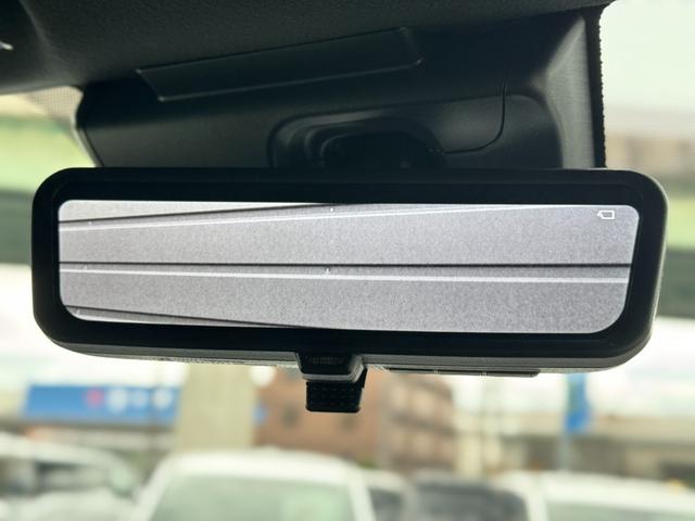 ハイエースバン ロングスーパーGL ダークプライムS パノラミックビューモニター デジタルインナーミラー 両側パワースライドドア LEDヘッド・フォグライト 黒ハーフレザーシート 純正15インチスチールホイール アクセサリーコンセント スマートキー(9枚目)