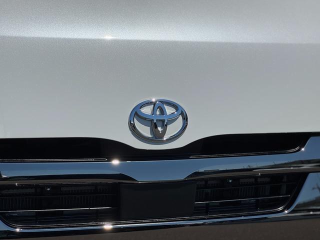 ハイエースバン ロングスーパーGL ダークプライムS パノラミックビューモニター デジタルインナーミラー 両側パワースライドドア LEDヘッド・フォグライト 黒ハーフレザーシート 純正15インチスチールホイール アクセサリーコンセント スマートキー(17枚目)