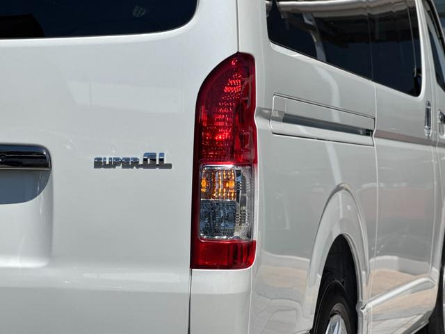 ハイエースバン ロングスーパーGL ダークプライムS パノラミックビューモニター デジタルインナーミラー 両側パワースライドドア LEDヘッド・フォグライト 黒ハーフレザーシート 純正15インチスチールホイール アクセサリーコンセント スマートキー(40枚目)