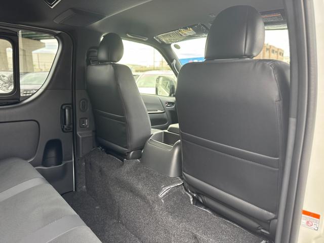 ハイエースバン ロングスーパーGL ダークプライムS パノラミックビューモニター デジタルインナーミラー 両側パワースライドドア LEDヘッド・フォグライト 黒ハーフレザーシート 純正15インチスチールホイール アクセサリーコンセント スマートキー(44枚目)