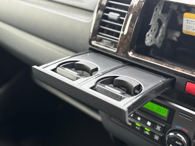 ハイエースバン ロングスーパーGL ダークプライムS パノラミックビューモニター デジタルインナーミラー 両側パワースライドドア LEDヘッド・フォグライト 黒ハーフレザーシート 純正15インチスチールホイール アクセサリーコンセント スマートキー(50枚目)