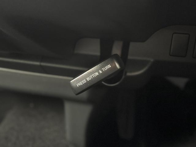 ハイエースバン ロングスーパーGL ダークプライムS パノラミックビューモニター デジタルインナーミラー 両側パワースライドドア LEDヘッド・フォグライト 黒ハーフレザーシート 純正15インチスチールホイール アクセサリーコンセント スマートキー(54枚目)