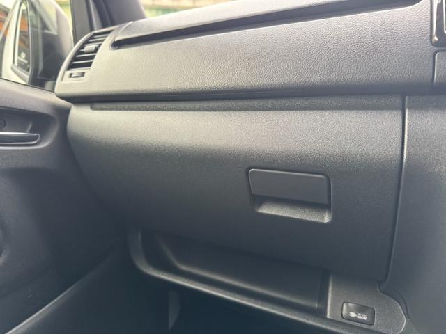 ハイエースバン ロングスーパーGL ダークプライムS パノラミックビューモニター デジタルインナーミラー 両側パワースライドドア LEDヘッド・フォグライト 黒ハーフレザーシート 純正15インチスチールホイール アクセサリーコンセント スマートキー(67枚目)