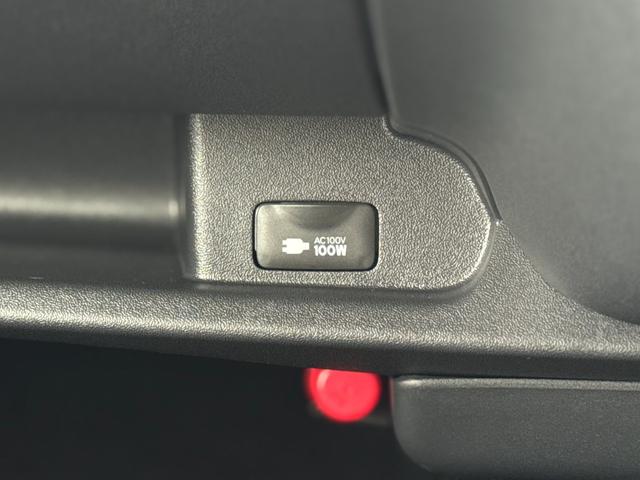 ハイエースバン ロングスーパーGL ダークプライムS パノラミックビューモニター デジタルインナーミラー 両側パワースライドドア LEDヘッド・フォグライト 黒ハーフレザーシート 純正15インチスチールホイール アクセサリーコンセント スマートキー(69枚目)