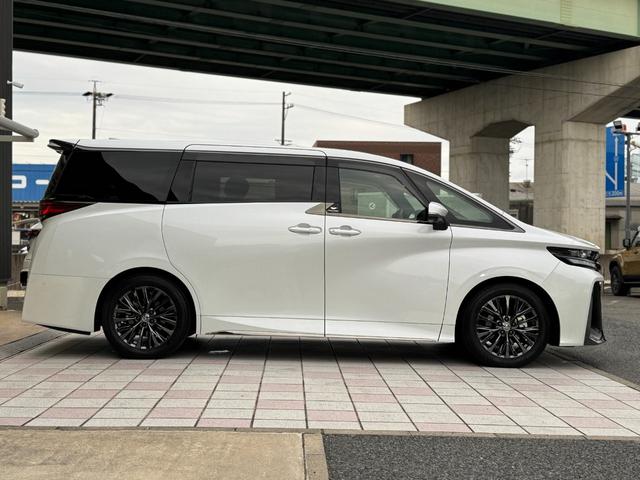 ヴェルファイアハイブリッド Ｚ　プレミア　１３．２型有機ＥＬ後席モニター　デジタルインナーミラー　左右独立ムーンルーフ　トヨタチームメイトアドバンストパーク　カラーヘッドアップディスプレイ　パノラミックビューモニター　ブラインドスポットモニタ（6枚目）