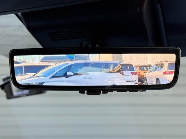 ヴェルファイアハイブリッド Ｚ　プレミア　１３．２型有機ＥＬ後席モニター　デジタルインナーミラー　左右独立ムーンルーフ　トヨタチームメイトアドバンストパーク　カラーヘッドアップディスプレイ　パノラミックビューモニター　ブラインドスポットモニタ（9枚目）